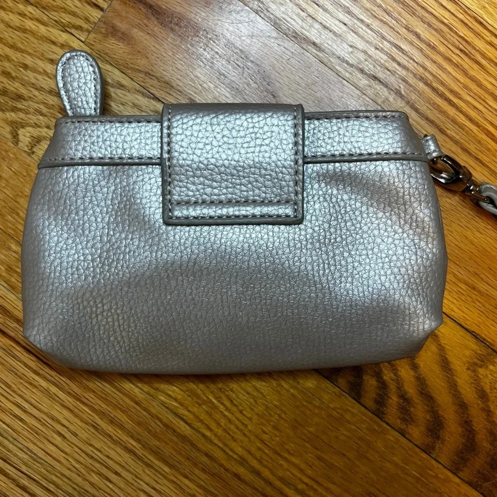 NY and Company secure flap